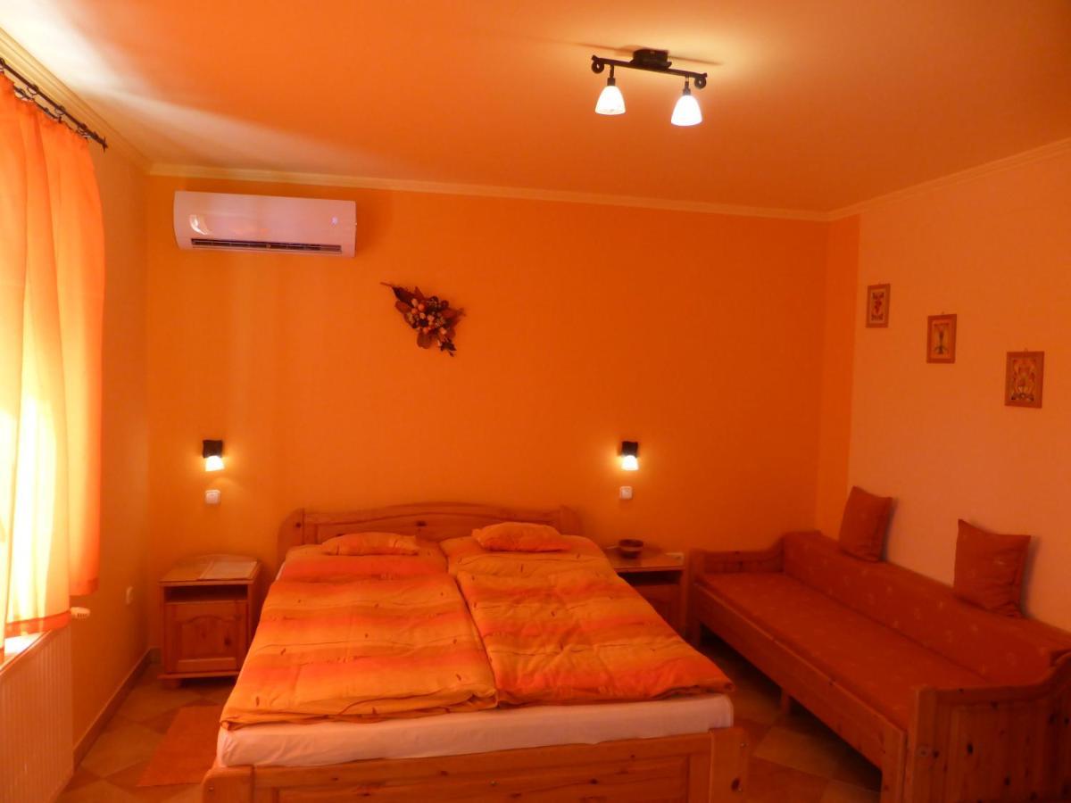 Napfeny Apartman Es Vendeghaz Egerszalók Екстериор снимка