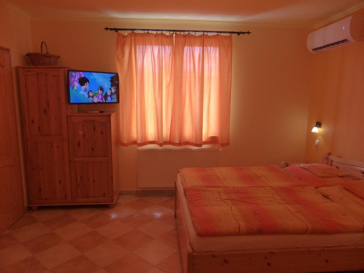 Napfeny Apartman Es Vendeghaz Egerszalók Екстериор снимка