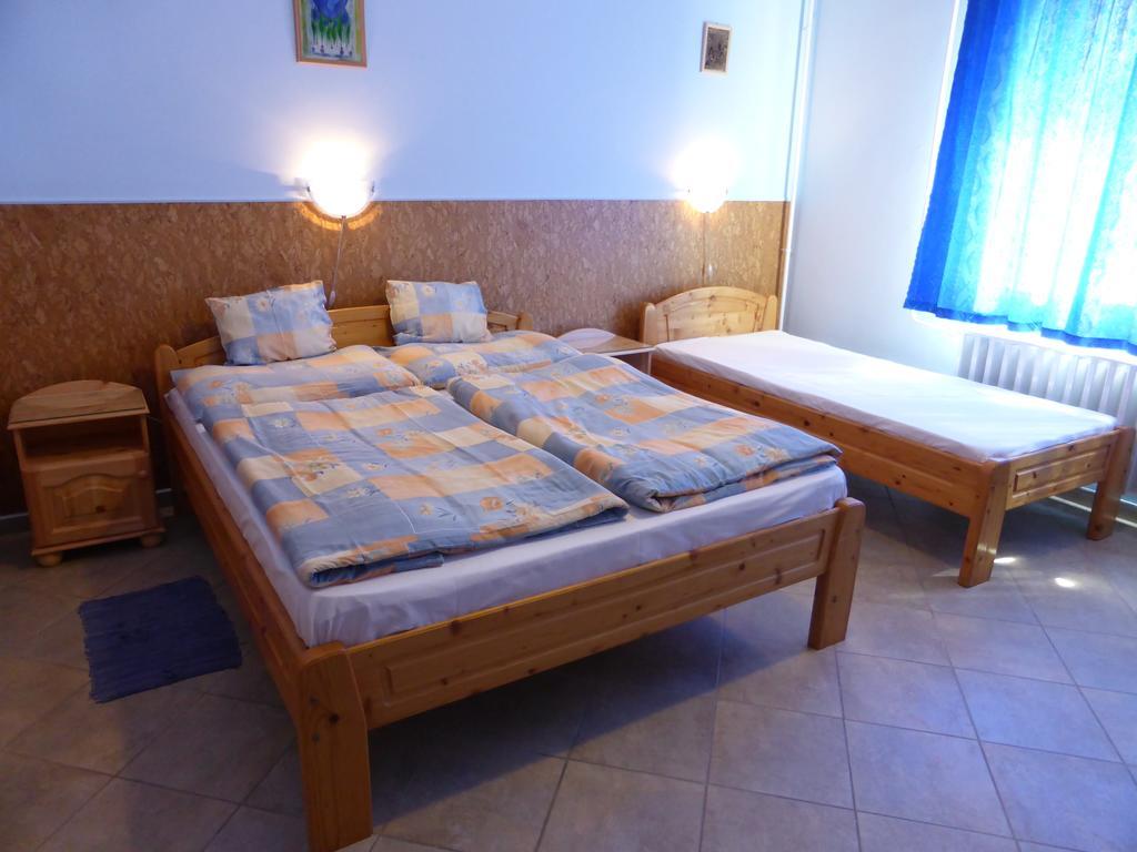Napfeny Apartman Es Vendeghaz Egerszalók Екстериор снимка
