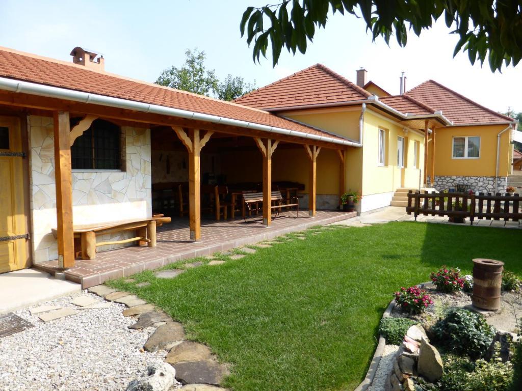 Napfeny Apartman Es Vendeghaz Egerszalók Екстериор снимка
