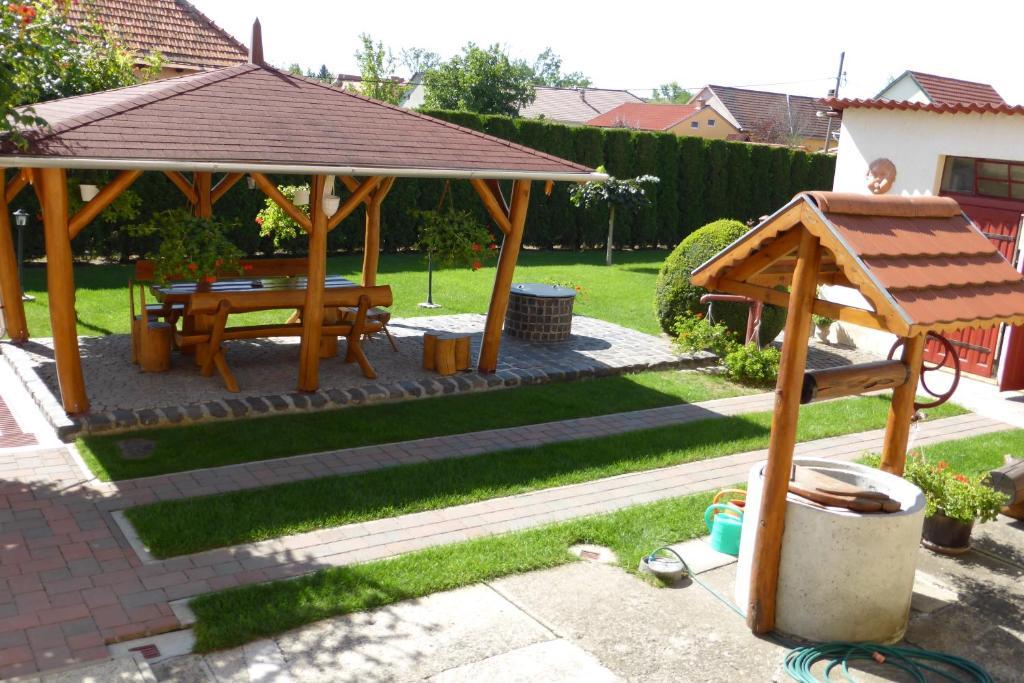 Napfeny Apartman Es Vendeghaz Egerszalók Стая снимка