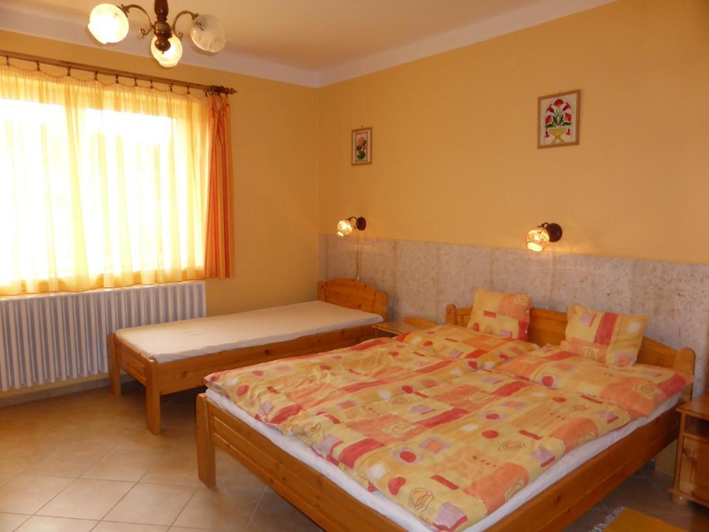 Napfeny Apartman Es Vendeghaz Egerszalók Стая снимка
