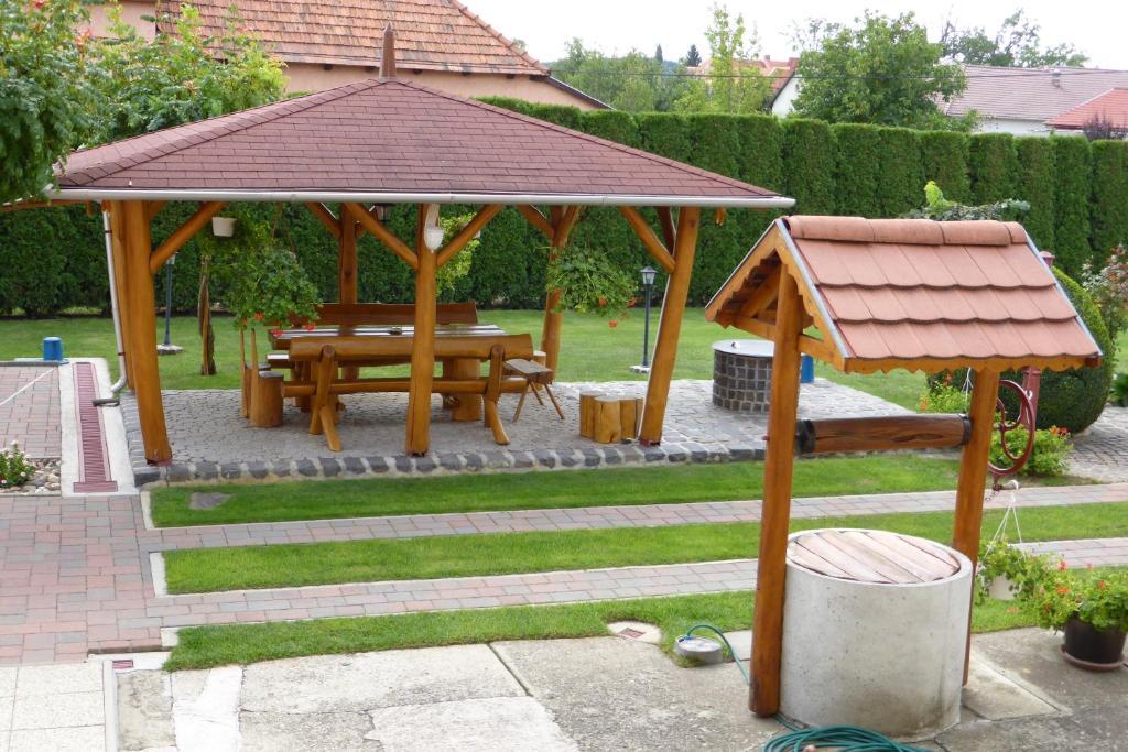 Napfeny Apartman Es Vendeghaz Egerszalók Екстериор снимка