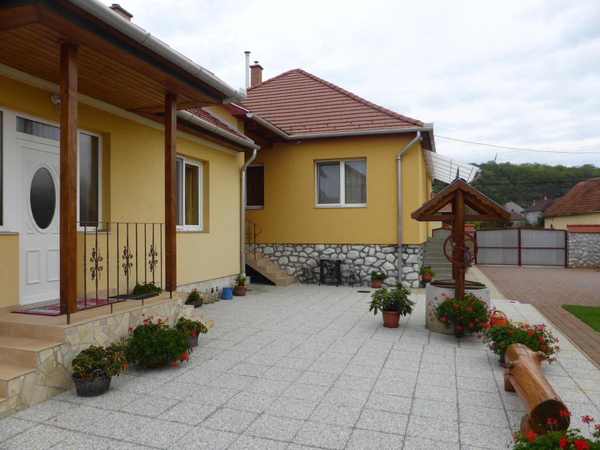 Napfeny Apartman Es Vendeghaz Egerszalók Екстериор снимка