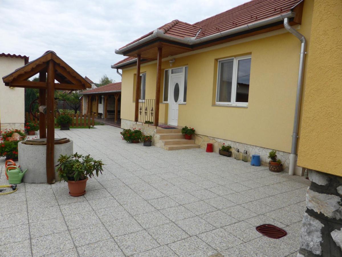 Napfeny Apartman Es Vendeghaz Egerszalók Екстериор снимка